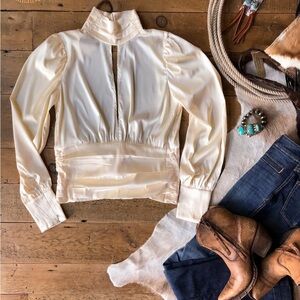 NWT Savannah Sevens Top